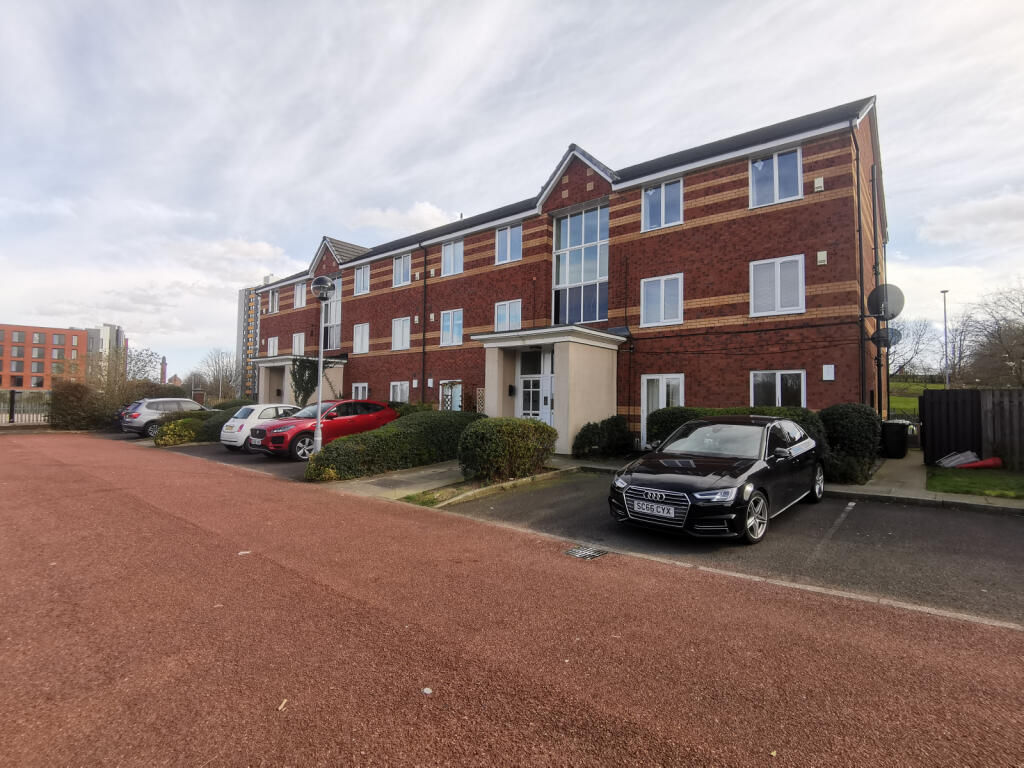 2 bed Apartment for rent in Charlestown. From C & R Properties Ltd - Salford Manchester 2 bed Apartment for rent in Charlestown. From C & R Properties Ltd - Salford Manchester