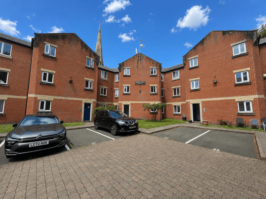 2 bed Apartment for rent in Manchester. From C & R Properties Ltd - Salford Manchester