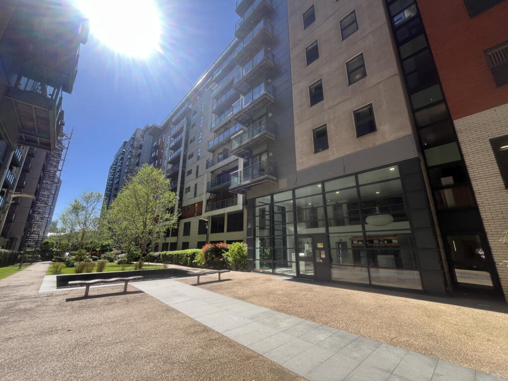 2 bed Apartment for rent in Manchester. From C & R Properties Ltd - Salford Manchester