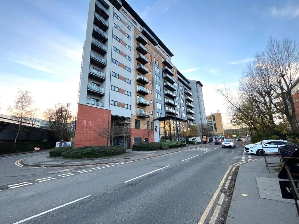2 bed Apartment for rent in Salford. From C & R Properties Ltd - Salford Manchester 2 bed Apartment for rent in Salford. From C & R Properties Ltd - Salford Manchester