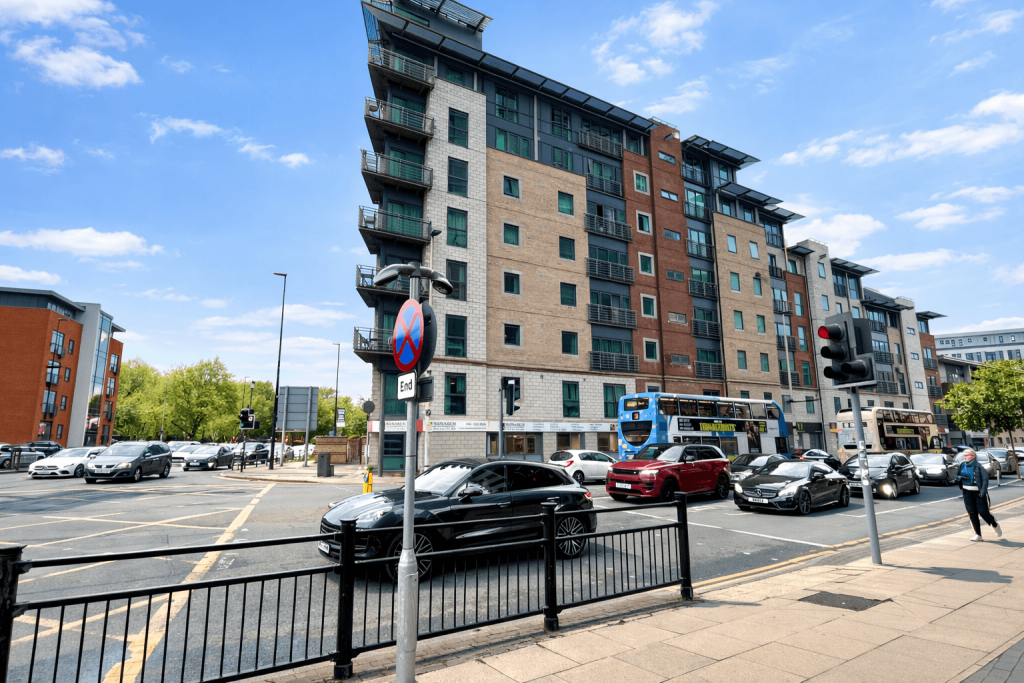 2 bed Apartment for rent in Manchester. From C & R Properties Ltd - Salford Manchester 2 bed Apartment for rent in Manchester. From C & R Properties Ltd - Salford Manchester