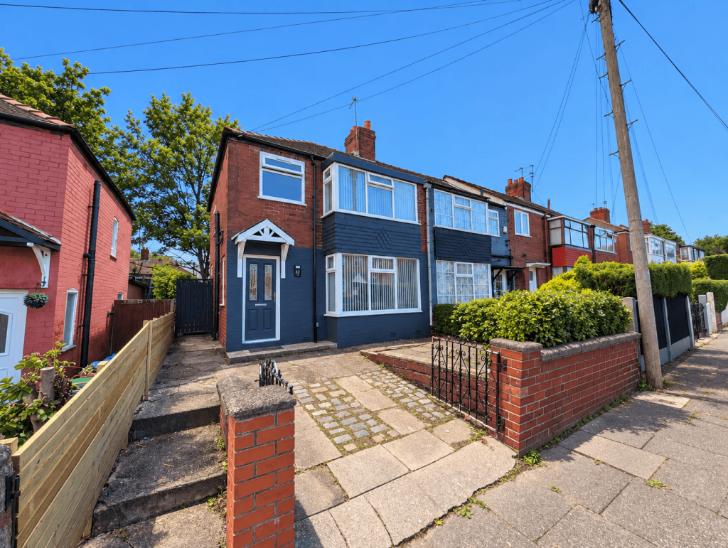 3 bed Semi Detached for rent in Charlestown. From C & R Properties Ltd - Salford Manchester 3 bed Semi Detached for rent in Charlestown. From C & R Properties Ltd - Salford Manchester
