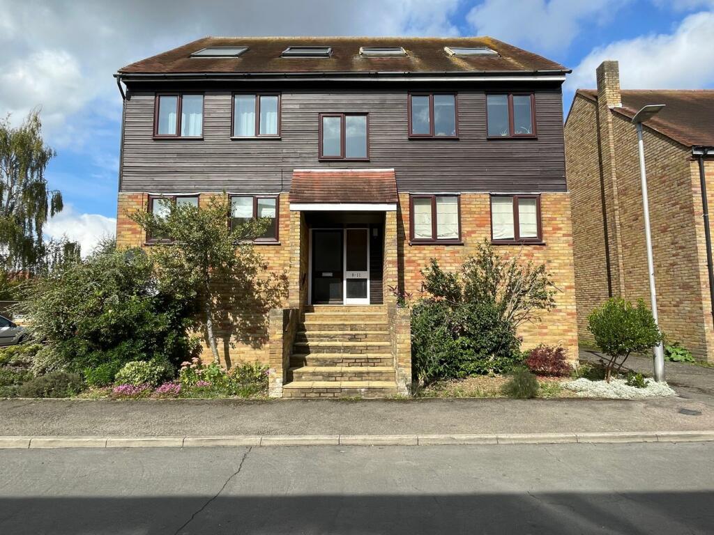 1 bed Apartment for rent in Baldock. From Country Properties - Baldock