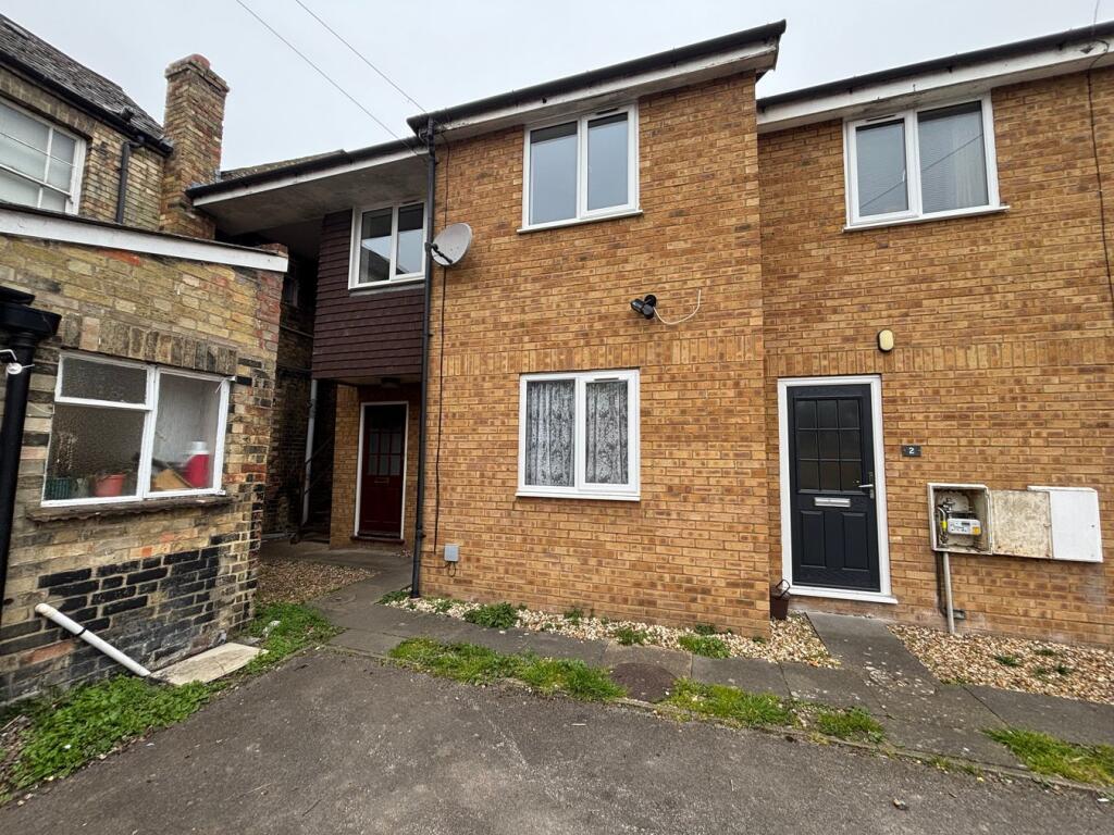 2 bed Mid Terraced House for rent in Sandy. From Country Properties - Biggleswade