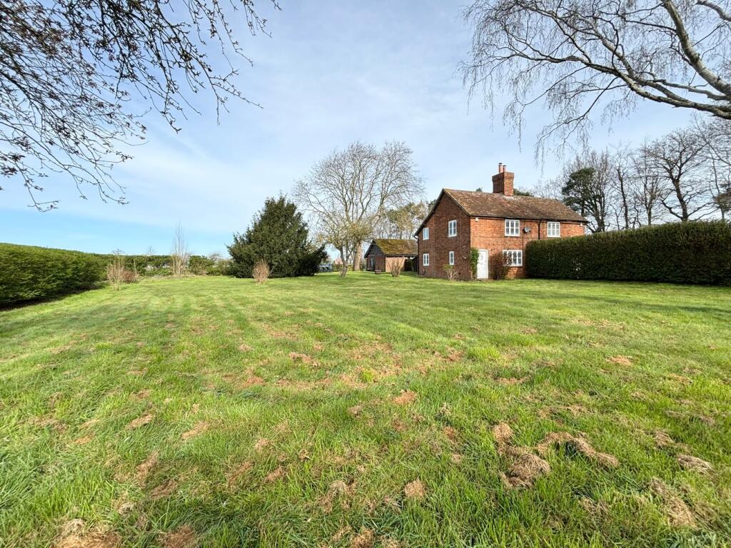 3 bed Semi Detached for rent in Gamlingay. From Country Properties - Biggleswade 3 bed Semi Detached for rent in Gamlingay. From Country Properties - Biggleswade