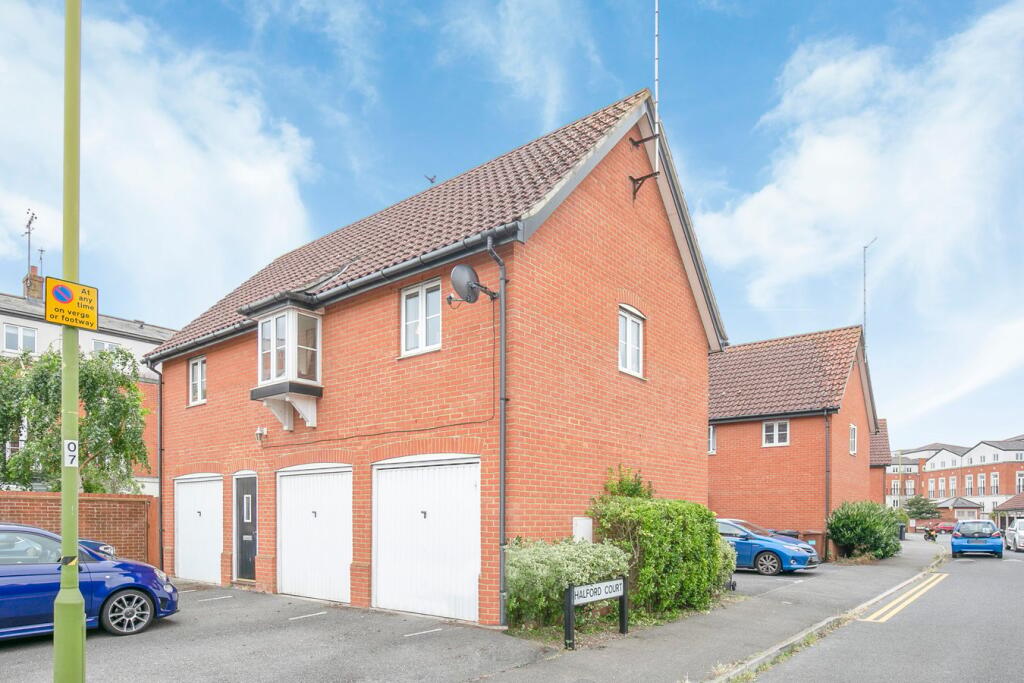 1 bed Coach House for rent in Hatfield. From Country Properties - Hatfield
