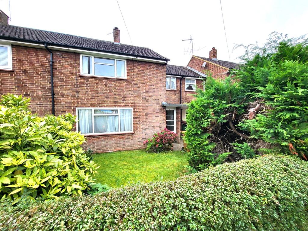 3 bed Mid Terraced House for rent in Hatfield. From Country Properties - Hatfield