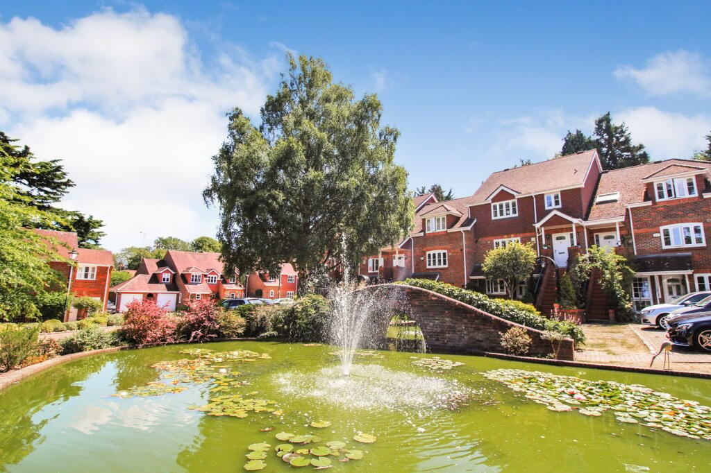 3 bed Duplex for rent in Harpenden. From Country Properties - Hatfield