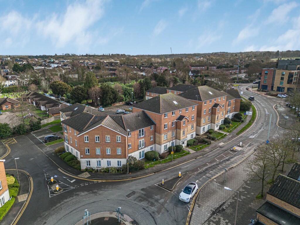 2 bed 1st Floor Flat for rent in Hatfield. From Country Properties - Hatfield
