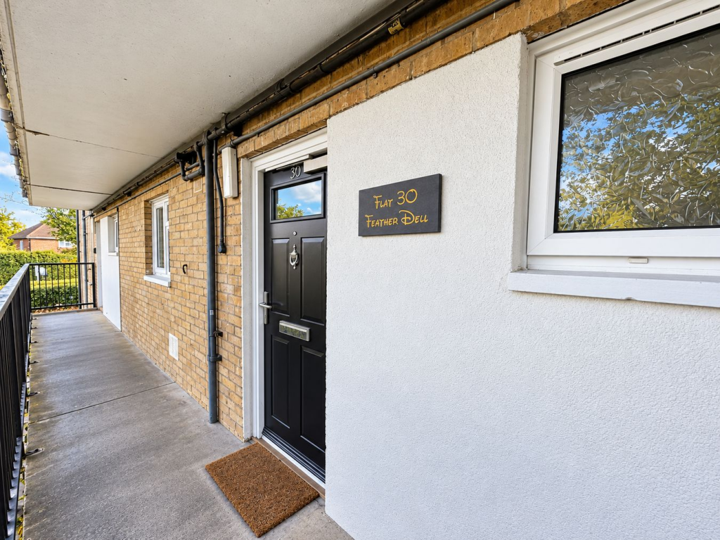 1 bed 1st Floor Flat for rent in Hatfield. From Country Properties - Hatfield