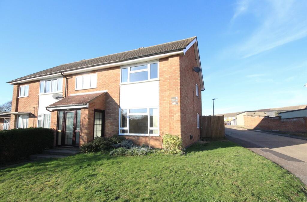 4 bed End of Terrace for rent in Letchworth. From Country Properties - Letchworth Garden City