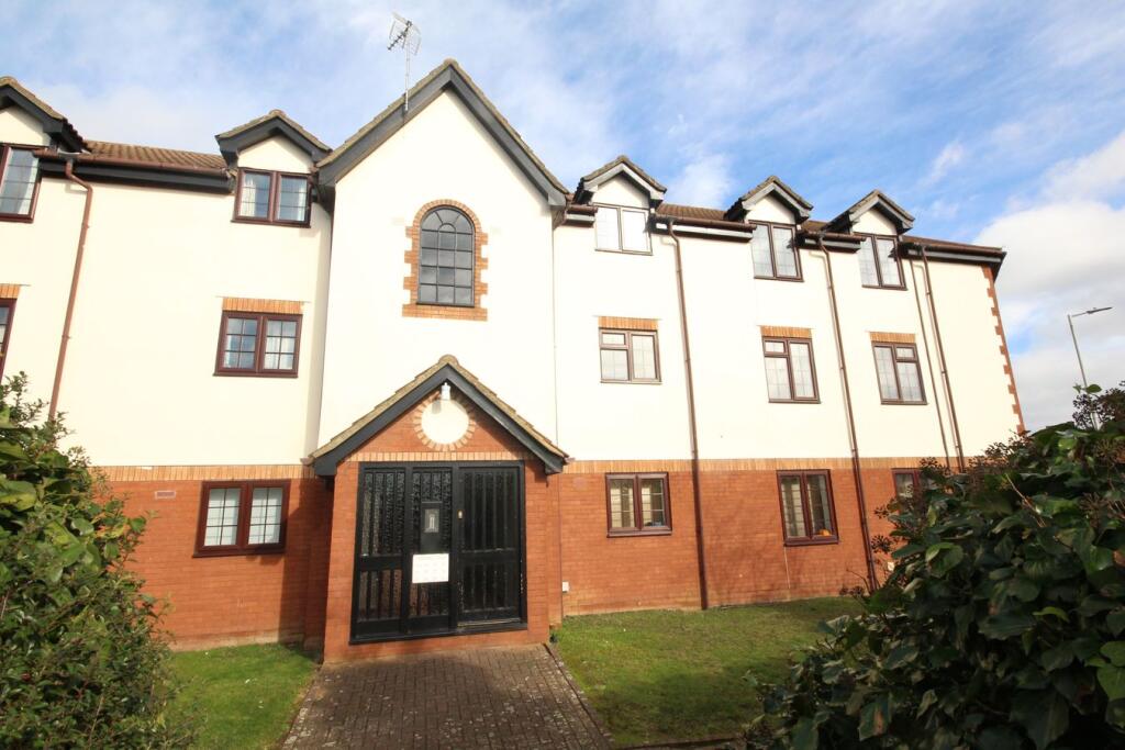2 bed Apartment for rent in Letchworth. From Country Properties - Letchworth Garden City