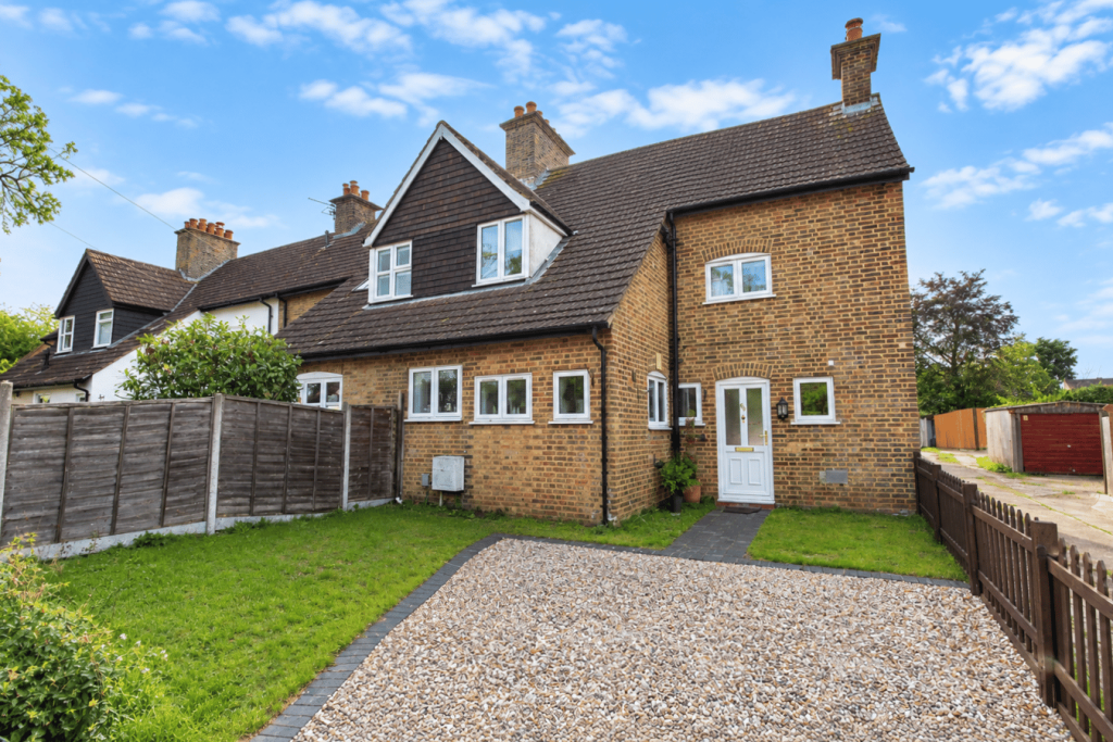 3 bed End of Terrace for rent in Letchworth. From Country Properties - Letchworth Garden City 3 bed End of Terrace for rent in Letchworth. From Country Properties - Letchworth Garden City