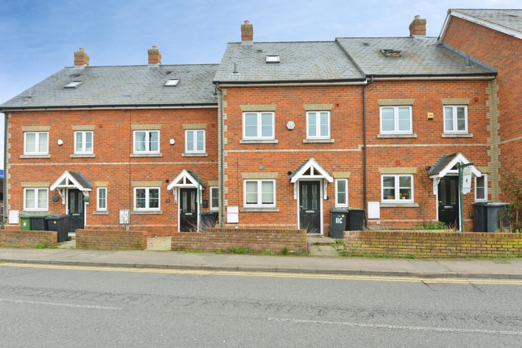 4 bed Mid Terraced House for rent in Biggleswade. From Country Properties - Shefford