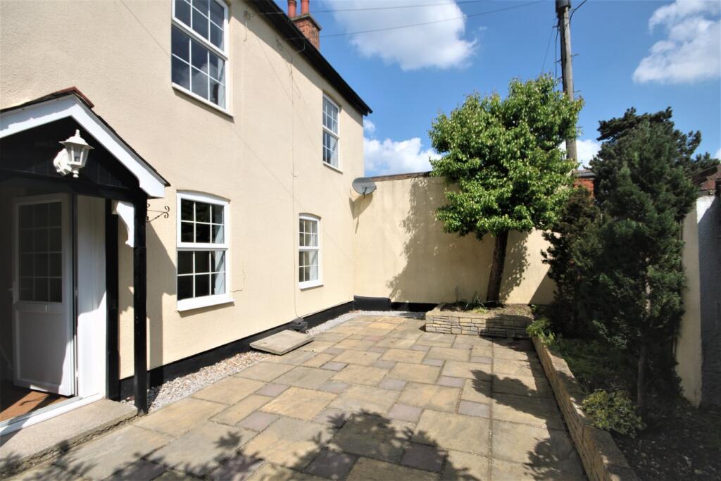2 bed Apartment for rent in Henlow. From Country Properties - Shefford