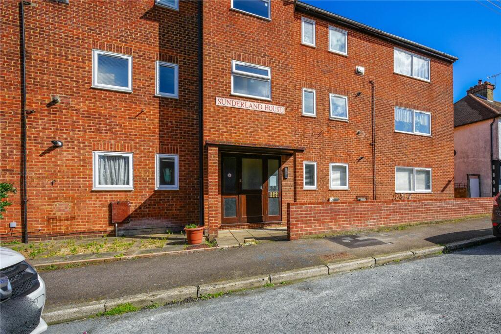 1 bed 1st Floor Flat for rent in Gillingham. From Ben Siggins Estate Agents - Maidstone 1 bed 1st Floor Flat for rent in Gillingham. From Ben Siggins Estate Agents - Maidstone