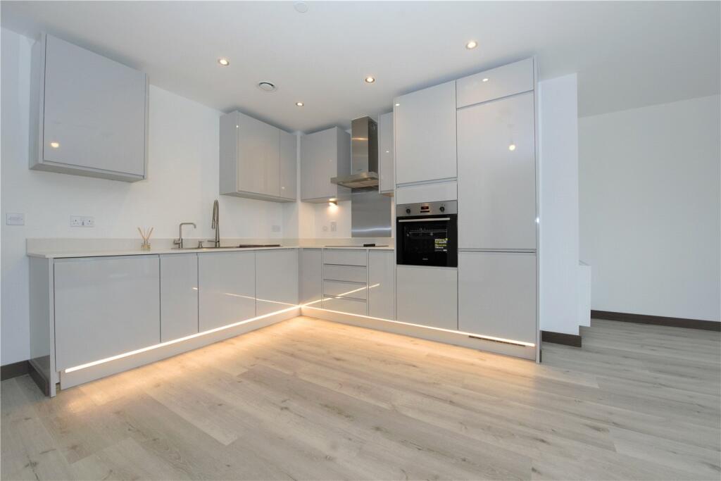2 bed 1st Floor Flat for rent in Maidstone. From Ben Siggins Estate Agents - Maidstone