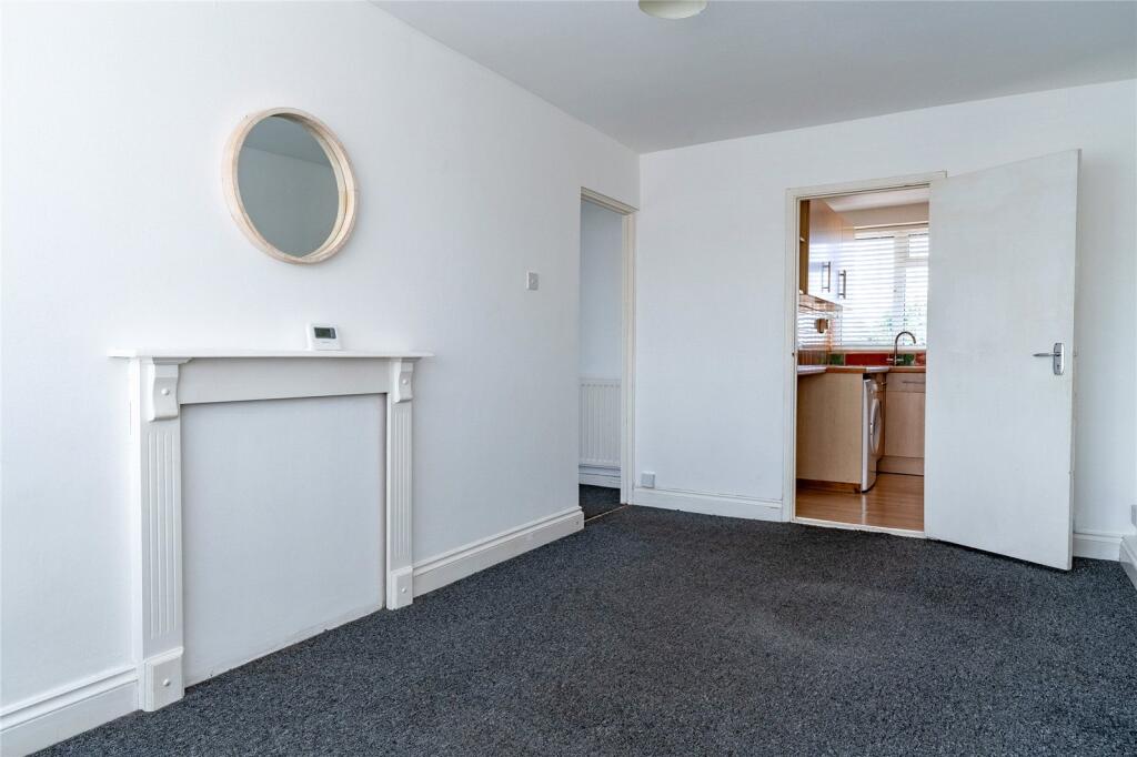 1 bed 1st Floor Flat for rent in Lower Rainham. From Ben Siggins Estate Agents - Maidstone
