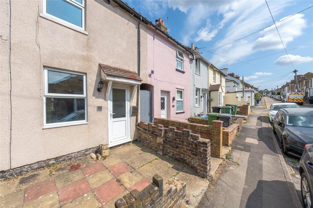 2 bed Mid Terraced House for rent in Maidstone. From Ben Siggins Estate Agents - Maidstone