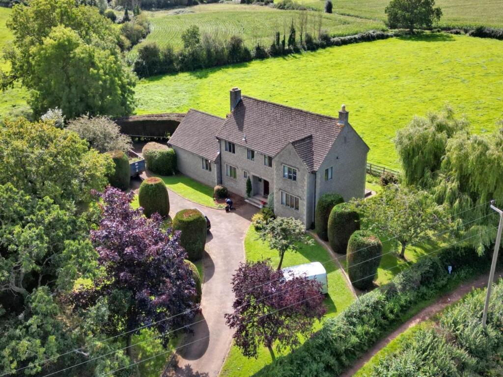 5 bed Detached for rent in Winterbourne. From Milburys - Chipping Sodbury