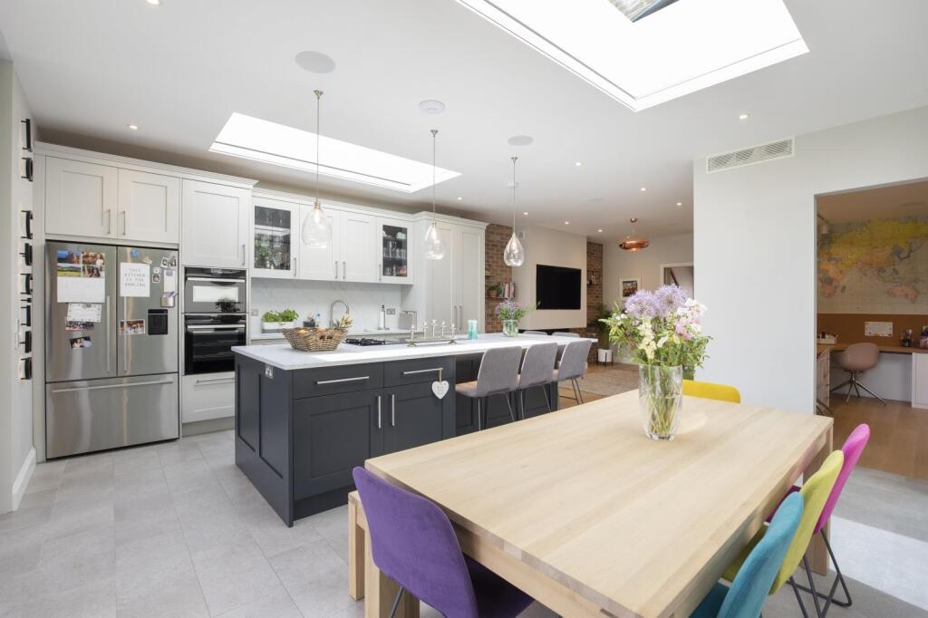 5 bed Semi Detached for rent in London. From Knight Frank = Richmond 5 bed Semi Detached for rent in London. From Knight Frank = Richmond