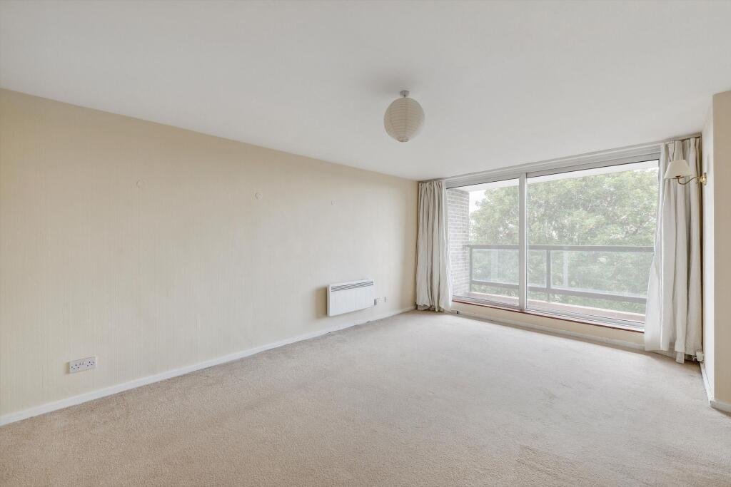 2 bed 1st Floor Flat for rent in Richmond. From Knight Frank = Richmond