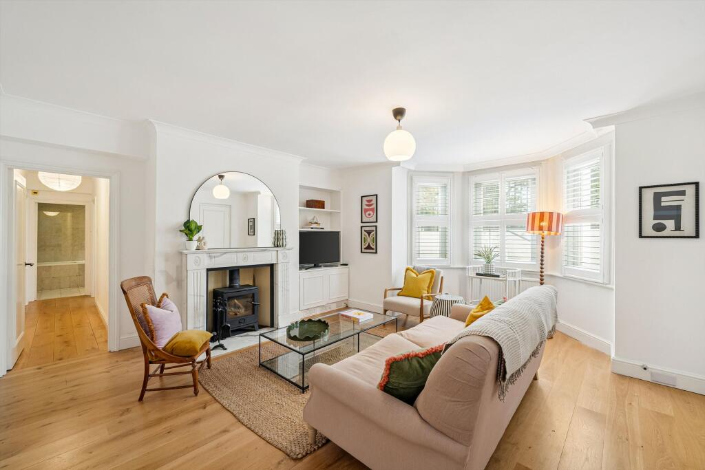 3 bed 1st Floor Flat for rent in Richmond. From Knight Frank = Richmond