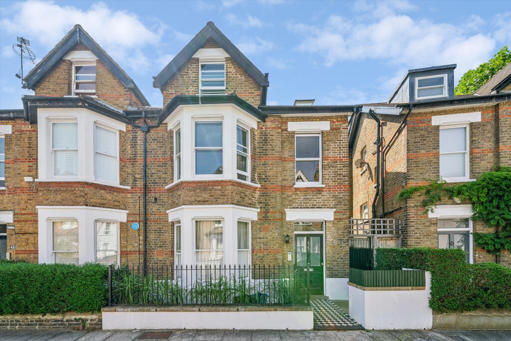 2 bed 1st Floor Flat for rent in Richmond. From Knight Frank = Richmond