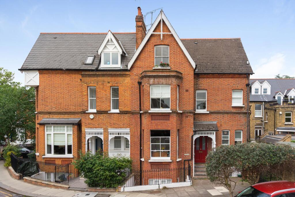 2 bed 1st Floor Flat for rent in Richmond. From Knight Frank = Richmond