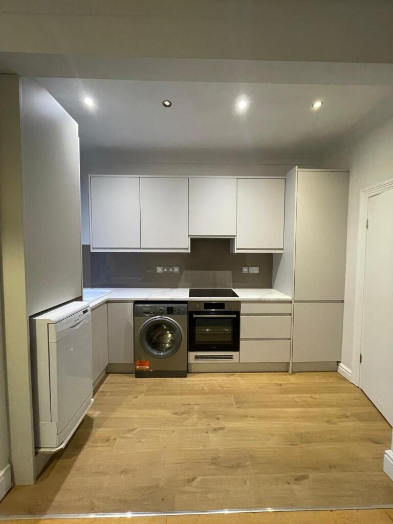 2 bed Annexe for rent in Richmond. From Knight Frank = Richmond