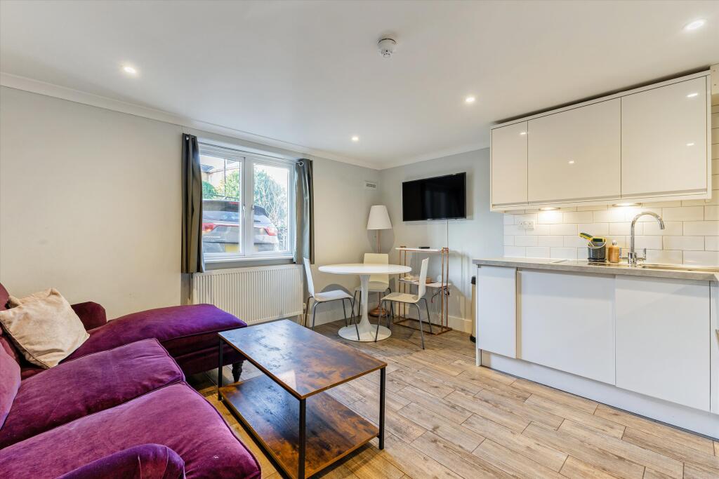 2 bed 1st Floor Flat for rent in Richmond. From Knight Frank = Richmond 2 bed 1st Floor Flat for rent in Richmond. From Knight Frank = Richmond