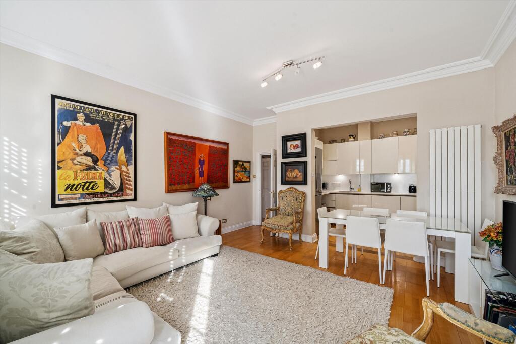 3 bed 1st Floor Flat for rent in Richmond. From Knight Frank = Richmond