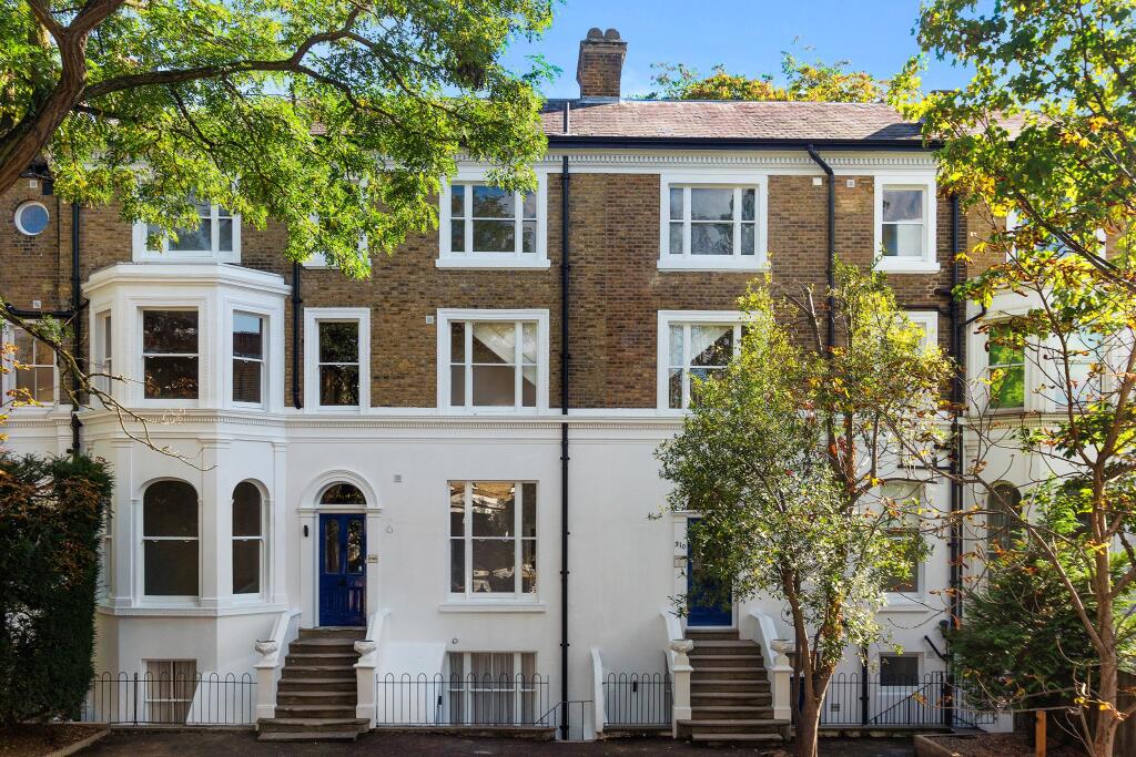 2 bed 1st Floor Flat for rent in London. From Knight Frank = Richmond