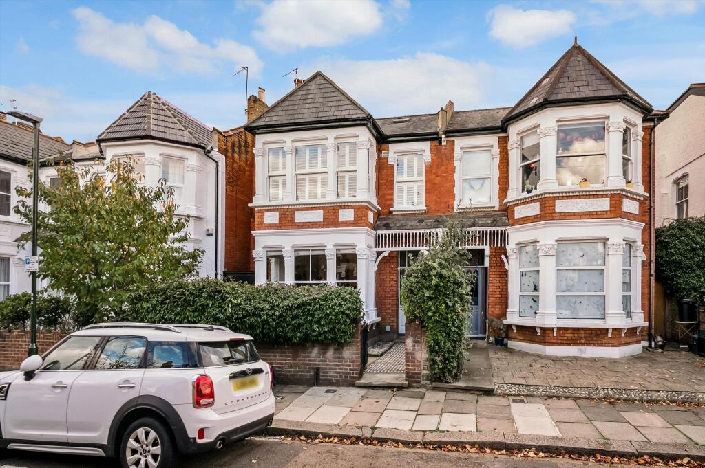 1 bed 1st Floor Flat for rent in Twickenham. From Knight Frank = Richmond