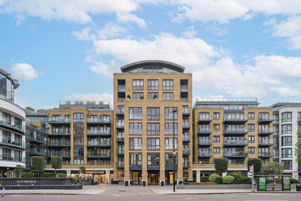 2 bed 1st Floor Flat for rent in Brentford. From Knight Frank = Richmond 2 bed 1st Floor Flat for rent in Brentford. From Knight Frank = Richmond