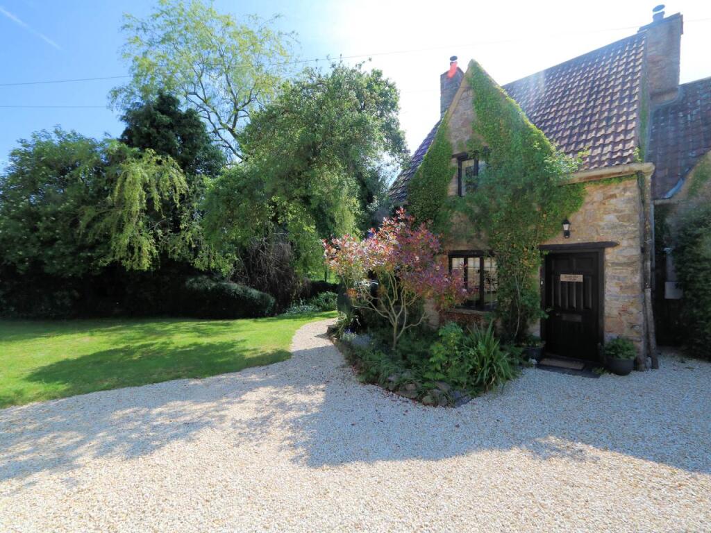 2 bed Cottage for rent in Wotton-under-Edge. From Milburys - Thornbury