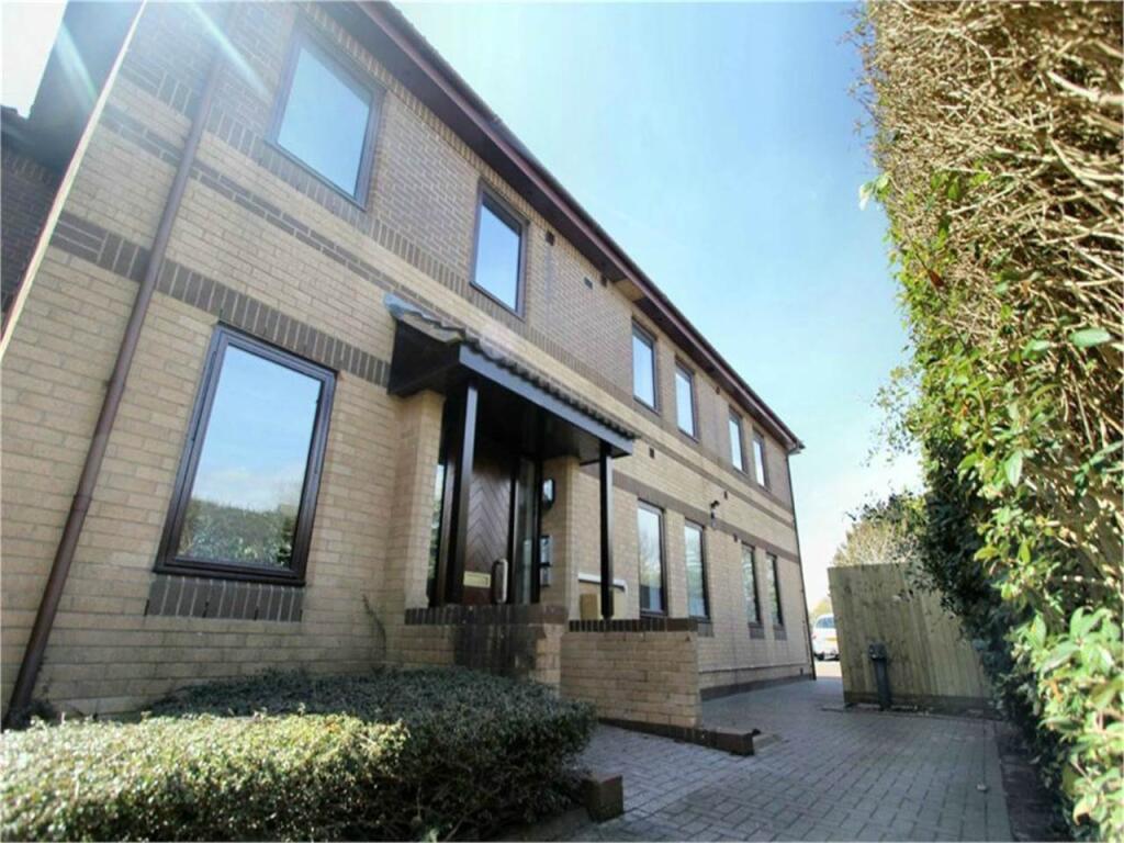 1 bed 1st Floor Flat for rent in Thornbury. From Milburys - Thornbury