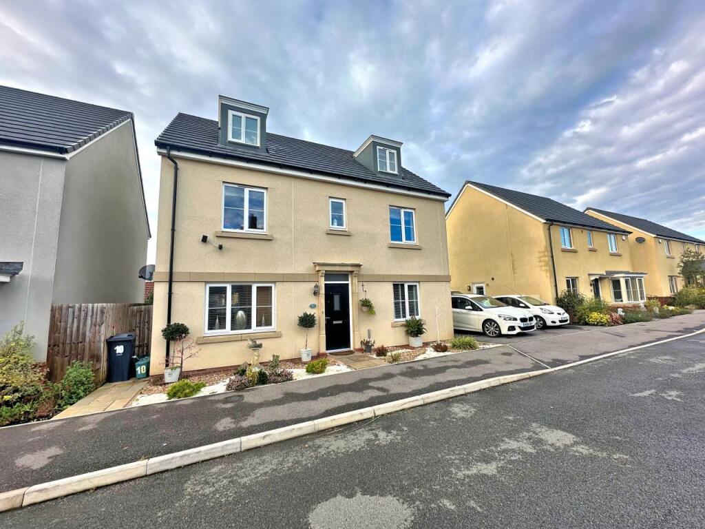 5 bed Detached for rent in . From Milburys - Thornbury