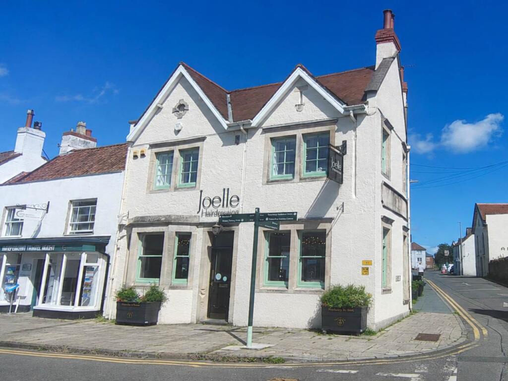 2 bed 1st Floor Flat for rent in . From Milburys - Thornbury