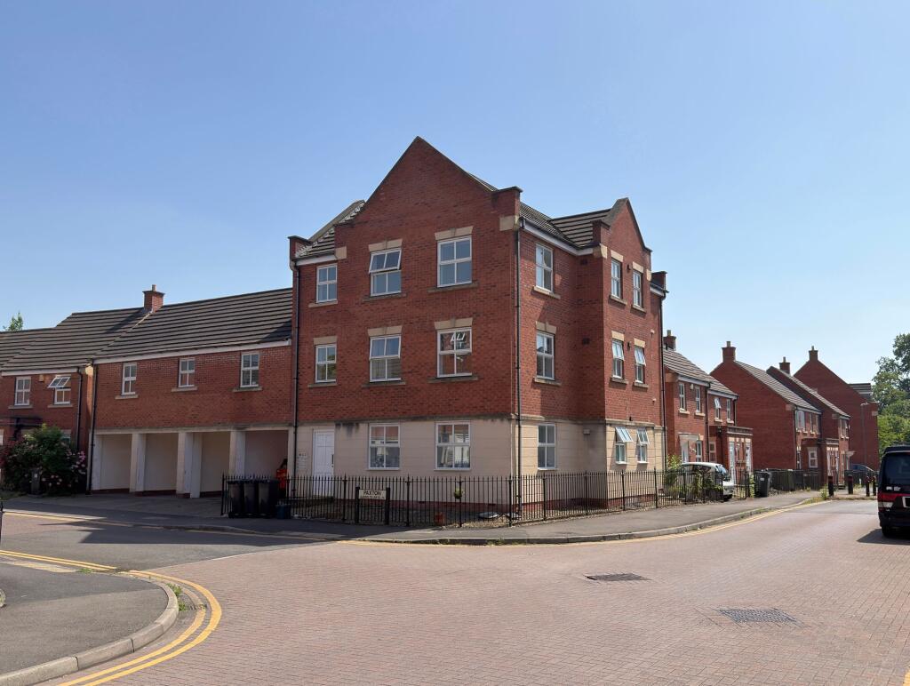 2 bed 1st Floor Flat for rent in Broomhill. From Milburys - Thornbury