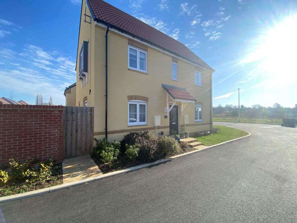 1 bed 1st Floor Flat for rent in Thornbury. From Milburys - Thornbury