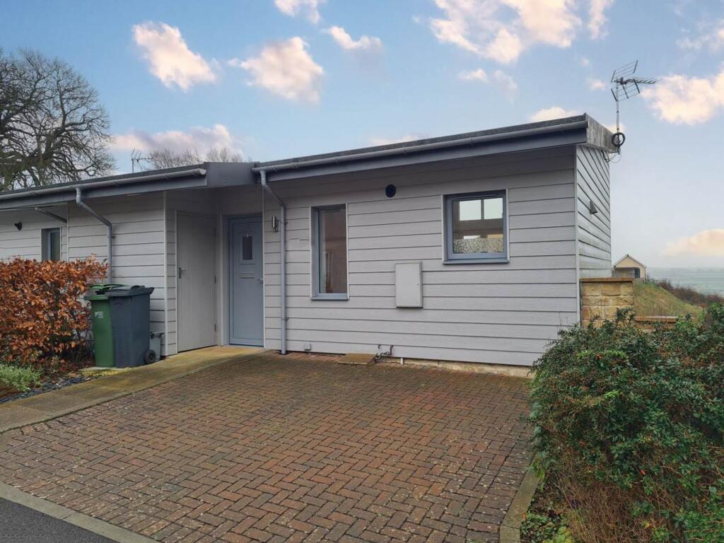 2 bed Semi Detached for rent in Wotton-under-Edge. From Milburys - Wotton-Under-Edge 2 bed Semi Detached for rent in Wotton-under-Edge. From Milburys - Wotton-Under-Edge