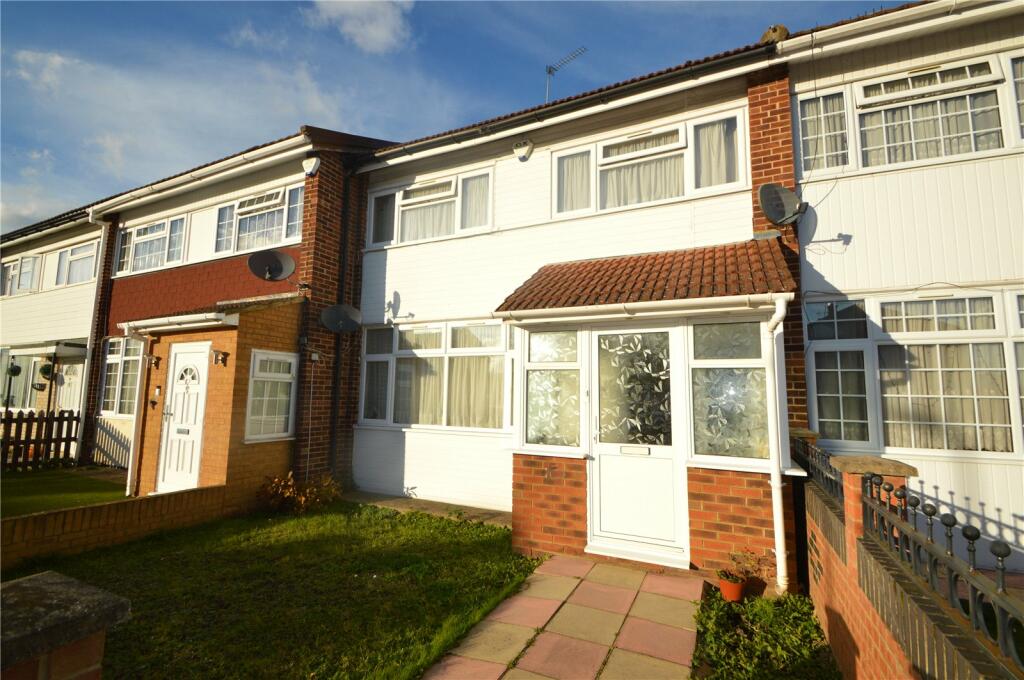 3 bed Mid Terraced House for rent in Slough. From Frost Partnership Langley