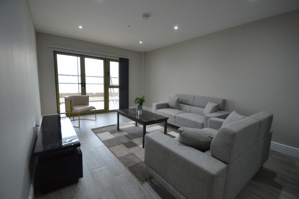 2 bed Apartment for rent in George Green. From The Frost Partnership - Langley
