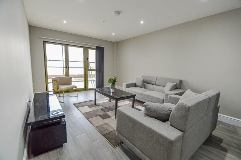 2 bed Apartment for rent in George Green. From The Frost Partnership - Langley