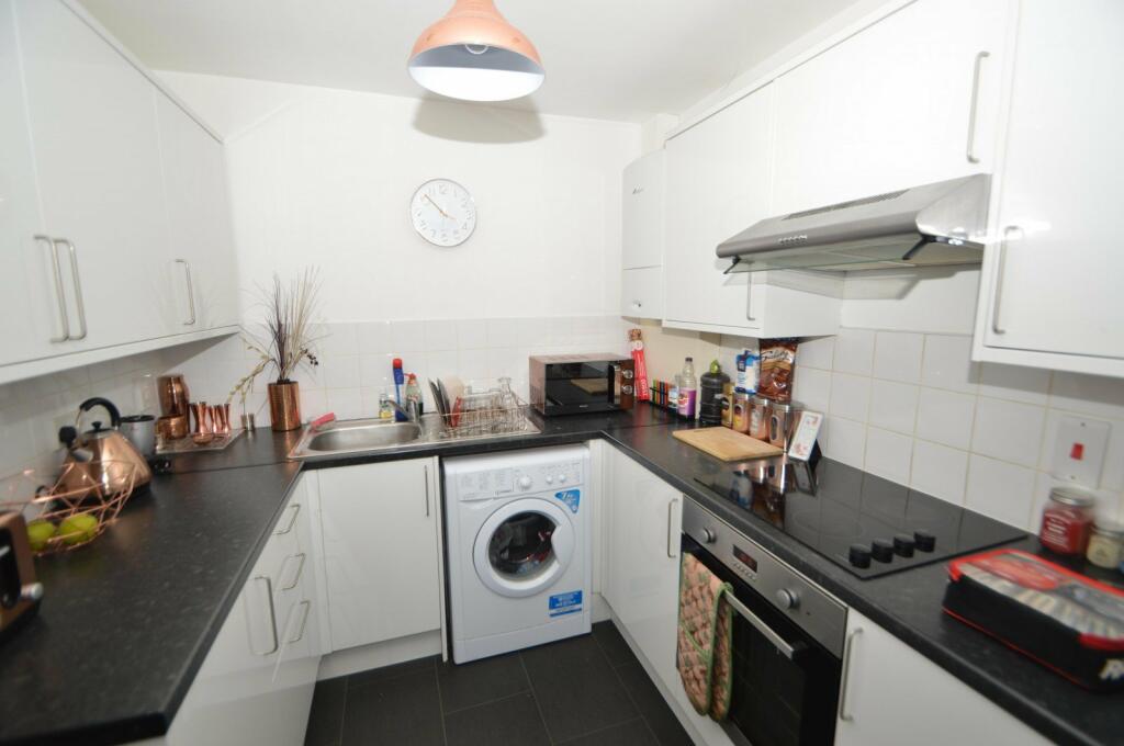 1 bed Apartment for rent in Colnbrook. From Frost Partnership Langley