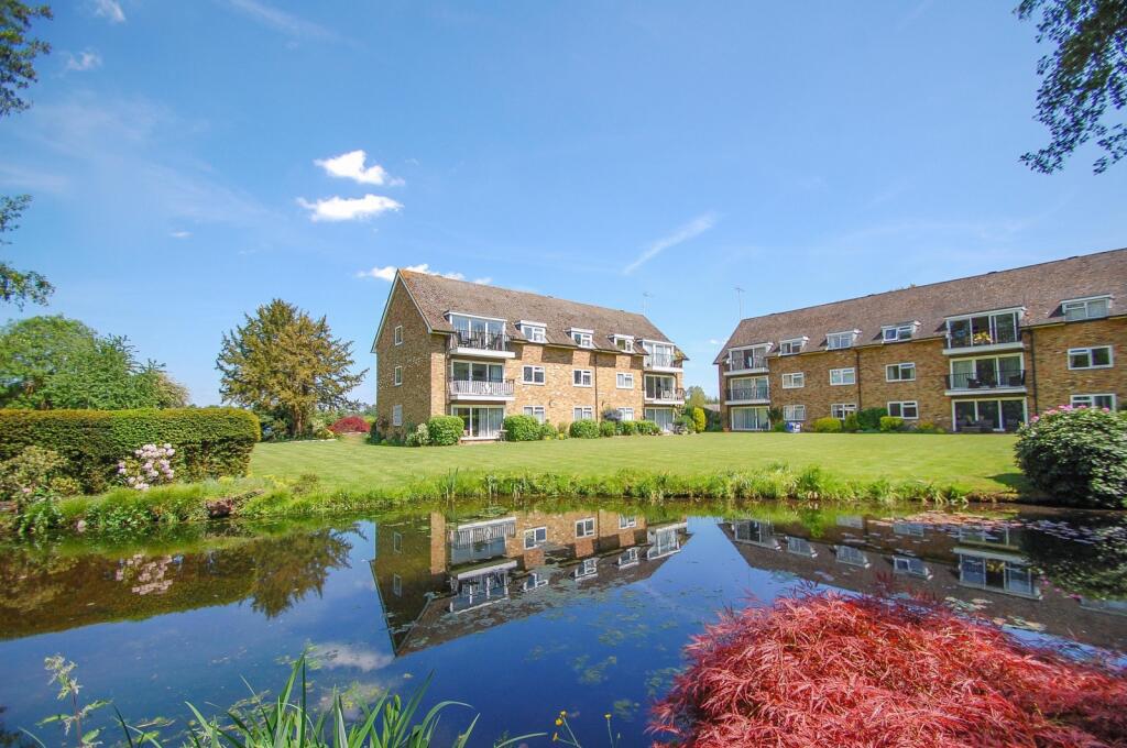 2 bed Apartment for rent in George Green. From The Frost Partnership - Langley