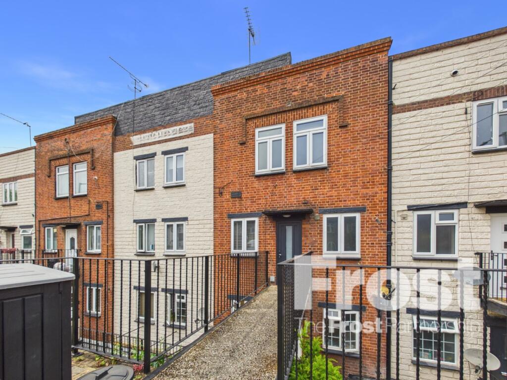 3 bed Annexe for rent in Uxbridge. From The Frost Partnership - Langley