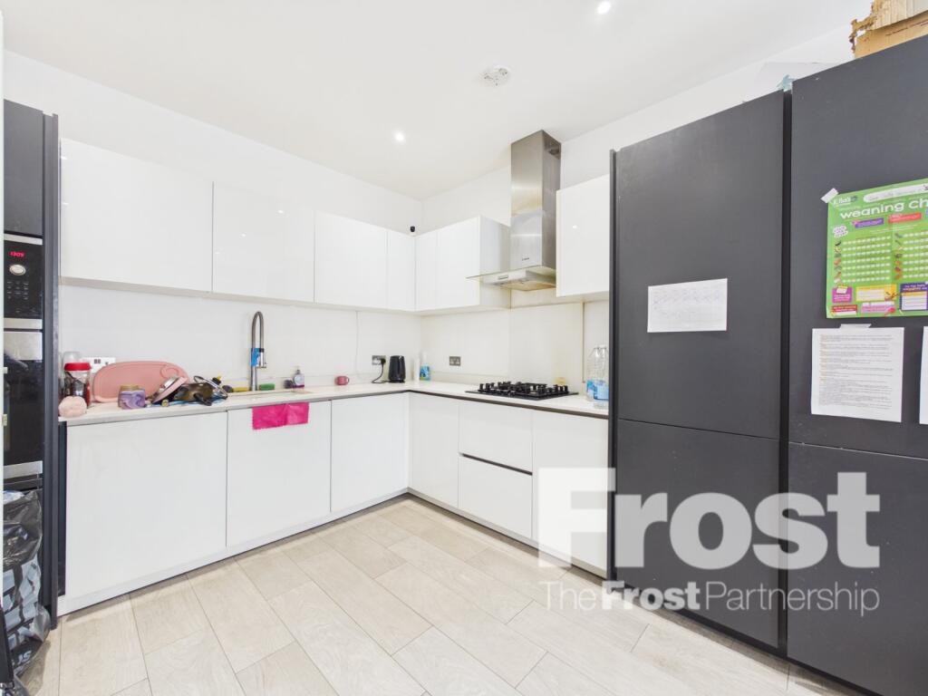2 bed Apartment for rent in Farnham Common. From The Frost Partnership - Langley