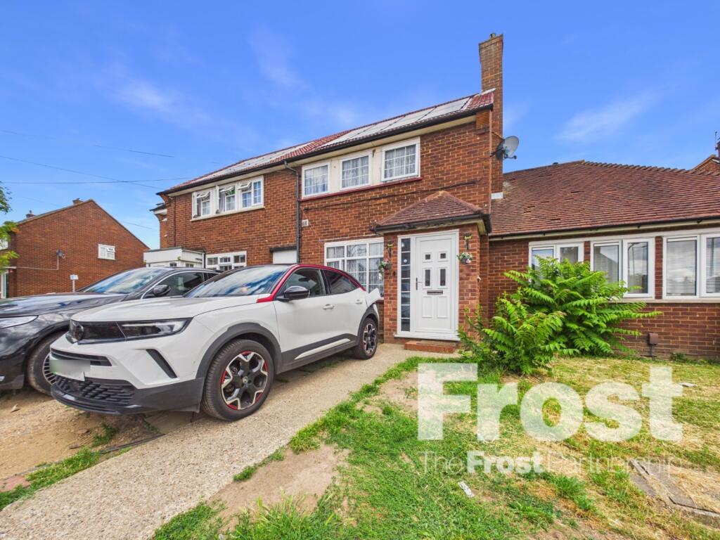 3 bed Semi Detached for rent in George Green. From The Frost Partnership - Langley